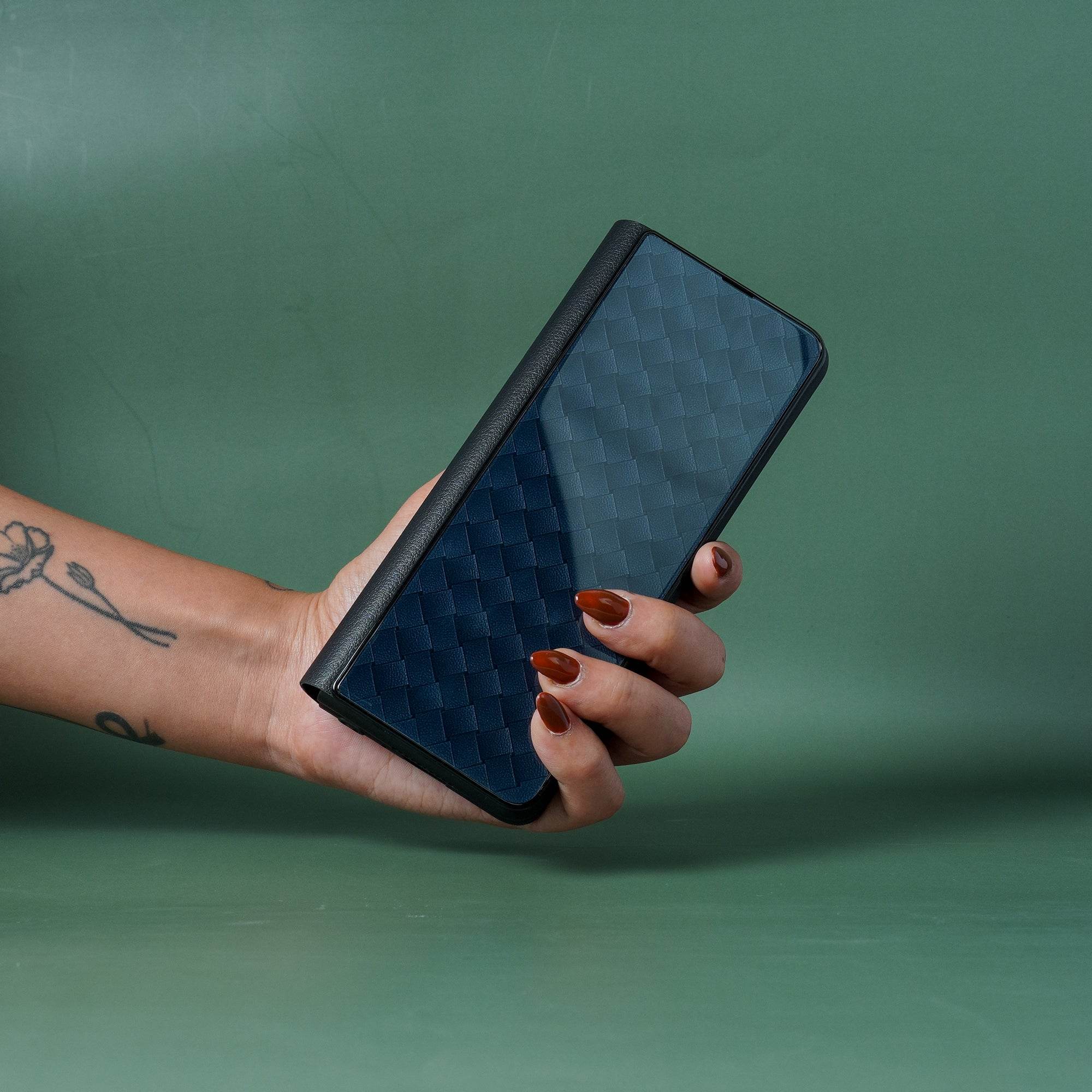 Galaxy Z Fold4 Grid Weaving Pattern Glass Flip Case - Million Cases