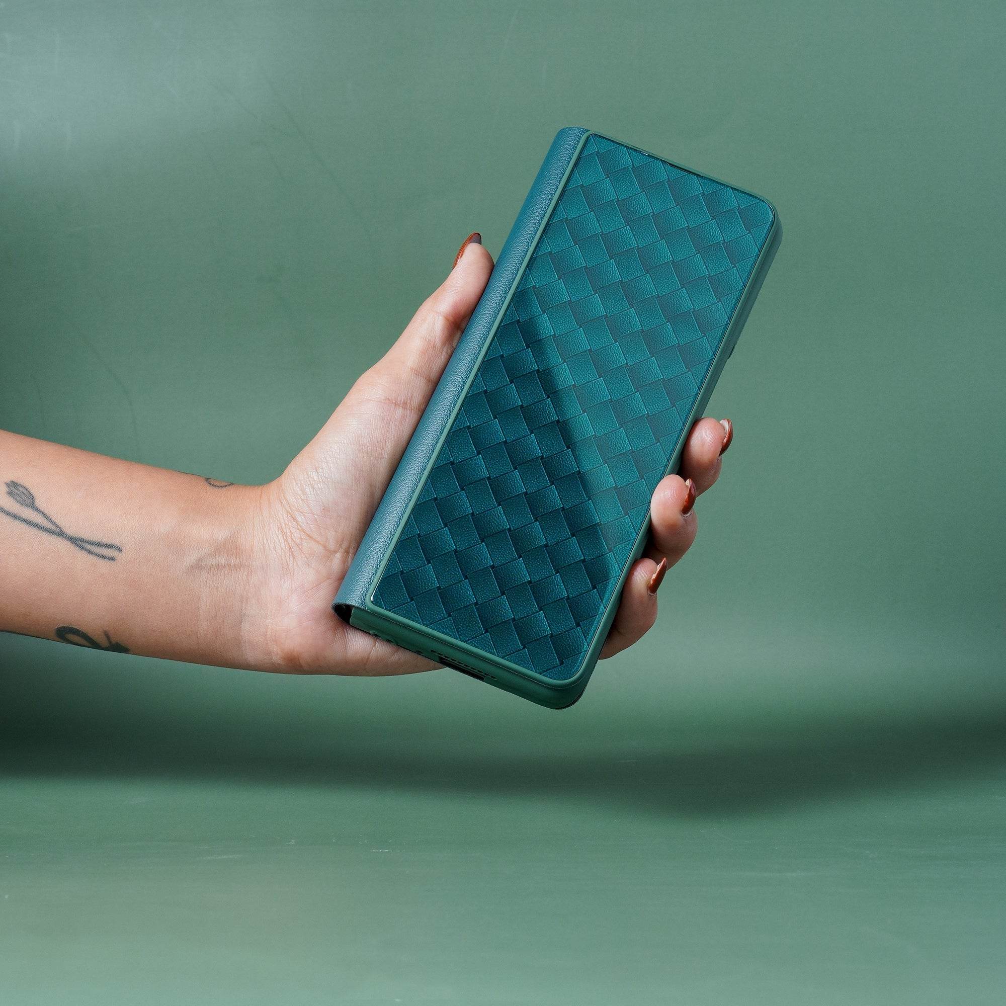 Galaxy Z Fold4 Grid Weaving Pattern Glass Flip Case - Million Cases