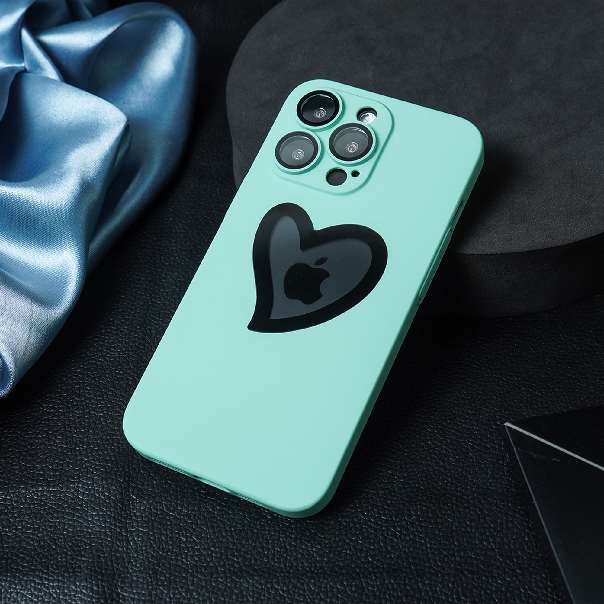 iPhone 14 Series Heart Shape Logo Design Case