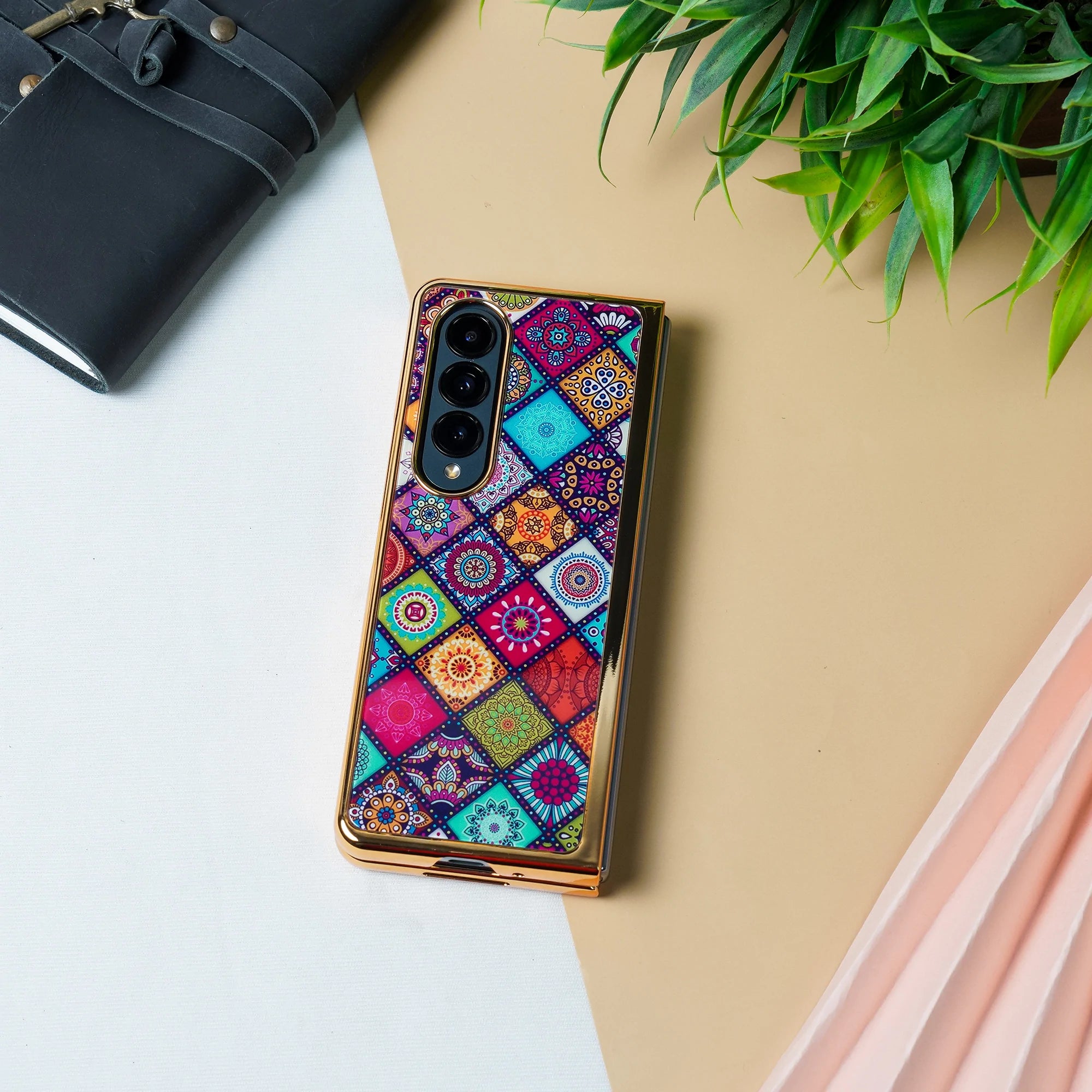 Galaxy Z Fold4 Prismatic Pattern Glass Case
